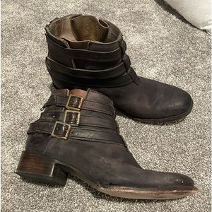 Black womens Freebird booties, size 10